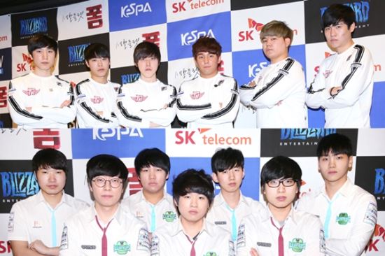 사진=SKT(상)와 JIN AIR(하) 선수들. 한국e스포츠협회 제공