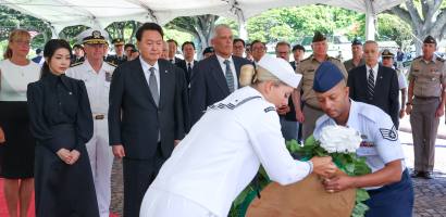 하와이 태평양국립묘지 찾은 윤 대통령 