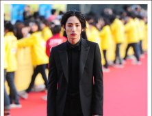 [쿠키 포토] 김민희도 반한, 이혁수의 ‘차가운 카리스마’