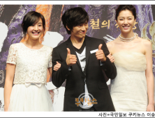 [쿠키 포토] 강별, 서지혜 사이에 선 지성 ‘기분 최고~’