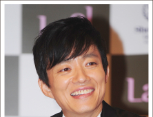[쿠키 포토] 배우 이범수, 결혼식 앞두고 “싱글 벙글”