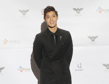 김현중 “SS501 그늘에서 벗어나려 노력…남자다운 매력 보여 주겠다”