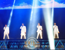 신화, 14년 팬들을 위해 ‘헌정 콘서트’를 열다