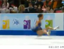 ‘엉덩방아 우승’ 아사다 마오… 김연아가 출동하면 어떨까?