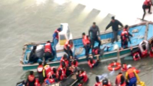 “대통령이 세월호 사투 남편의 해경을 빼앗는다” 해경 부인 글 눈길