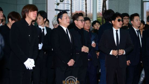 [긴급] 신해철 화장 취소… “사인 밝히기 위해 부검”