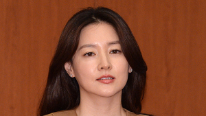“이영애 남편과 스폰 관계” 악성 루머 퍼트린 네티즌 벌금형