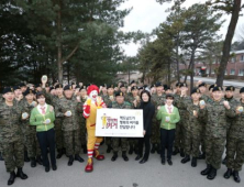 맥도날드, 특수전사령부 장병들에게 아침 식사 전달