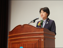 김승희 식약처장 취임… “국민과 안전이 식약처 존재 이유이자 사명”