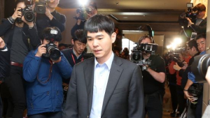 이세돌 “심한 압박과 부담감 느껴… 인간 아닌 내가 진 것”