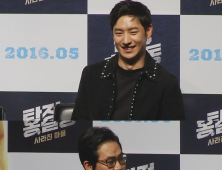 [쿠키영상] '탐정 홍길동' 이제훈 “무전기 사용 장면 있어 깜짝”...‘시그널 시즌2 나왔으면’