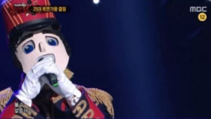 ‘복면가왕’ 음악대장 20주 만에 가면 벗었다… 정체는 국카스텐 하현우
