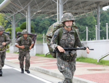 [인물] 3년 연속 특급 여전사, 콘서트 MC까지…39사단 이정빈 중사