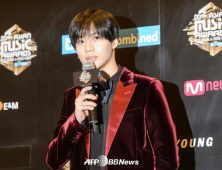 샤이니 태민, 2016 MAMA 사전 기자회견 참석 '진지하게 답변'