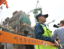 ‘타워 크레인 곳곳이 엿가락처럼 휘어져’ 삼성중공업 크레인 사고 현장 공개