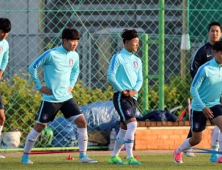 U-20 축구대표팀, 결전의 날 산책으로 가볍게 시작