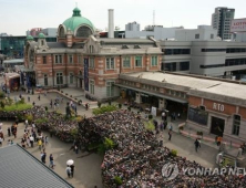 롯데·한화, 입점 상인에게 허가기간 넘어 계약 …커지는 민자역사 논란