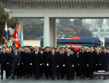 文 대통령, 국립 현충원 참배로 시작하는 새해 첫 일정