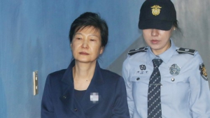 檢, 박근혜에 징역 30년 구형…“헌법가치 훼손”