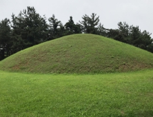 익산 쌍릉의 주인은 백제 무왕?…“남성 노인·620~659년 사망 추정”