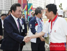 이낙연 총리, 한국 선수촌 방문…