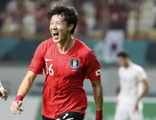 ‘황의조-이승우 골’ 한국, 이란전 2-0 완승