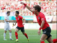 [하프타임] ‘황의조 멀티골’ 한국, 우즈벡전 2-1 리드
