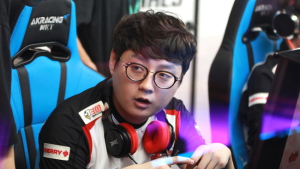 [롤챔스] 결승 무대 둘러보는 KT 서포터 ‘마타’ 조세형