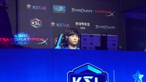 [KSL] 김성현, 자로 잰 러시로 2세트 완승