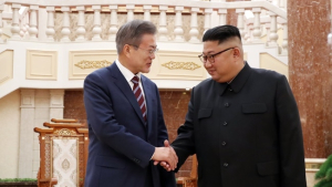 평양 정상회담 첫 회동 2시간 진행… 文金 칭찬 주고받아