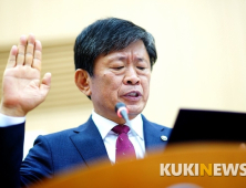 [2018 국감] 농진청 국정감사에 앞서 선서하는 라승용 청장