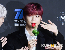 워너원 강다니엘, 꽃보다 빛나는 비주얼