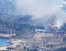 인천 송도 한옥호텔 내 신축공사장서 화재…13분 만에 진화 완료