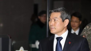정경두 장관 “日초계기 저고도 비행, 용납 못 해”…강력 대응 지시