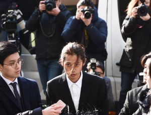 '성관계 불법촬영 및 유포' 정준영, 구속수감 후 첫 경찰조사