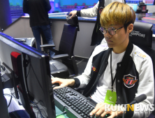 [롤챔스 결승] SKT T1, 끝까지 집중력 유지하며 그리핀 기선제압