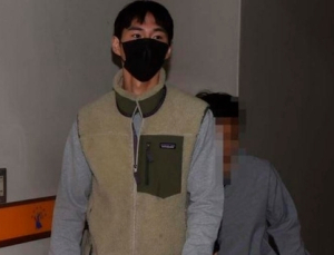 유튜버 밴쯔, 재판 넘겨졌으나 연기돼 돌아간 사연
