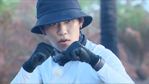 '정글의 법칙' 박우진, 깜짝 복근 공개... '기우제 춤'도 선보여