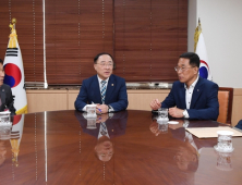 버스노조 “홍 부총리, 시내버스요금 조정 가능성 언급”