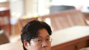 [쿠키인터뷰] 유재명 