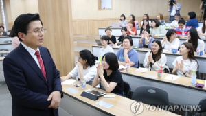 황교안 ‘아들 스펙 발언’ 두고 여야 공방 격화