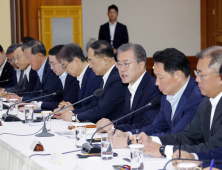 文 대통령 “외교적 해결 위해 최선…日 막다른 길 말고 화답해야