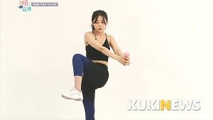 [쿠키영상] '요가 여신' 황아영의 칼로리를 폭발적으로 소모하는 전신 운동