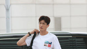 [공항 패션이란] 떠오르는 한류 스타 구자성의 바람직한 남친룩