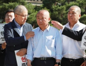 한국당 중진의원, ‘릴레이삭발’ 동참…전‧현직의원 7명째