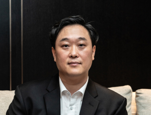 [쿠키인터뷰] ‘힘을 내요, 미스터 리’ 시사회 반응에 이계벽 감독이 당황한 이유