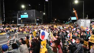 조국 지지‧반대 집회 열린 ‘서초동’서…50대 2명 경찰폭행 혐의 입건