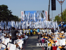 ‘전국 간호조무사 결의대회’ 165개 지부 깃발 한자리에