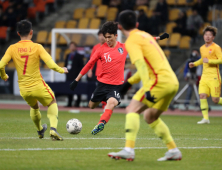 황인범 왼발 중거리슛으로 선제골 기록… 한국 1-0 앞서