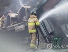 청주 상자공장 화재 1시간 45분 만에 진화…인명피해 無